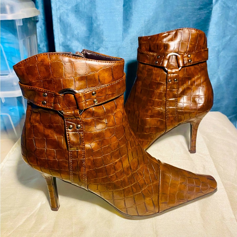 Pierre Dumas Heeled Brown Boots - Women’s Size 10 - NEW